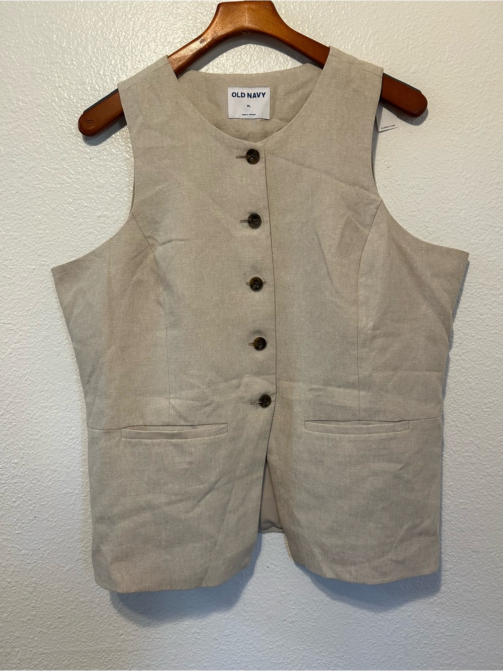 Old Navy Women's Neutral Beige Button-Front Sleeveless Vest